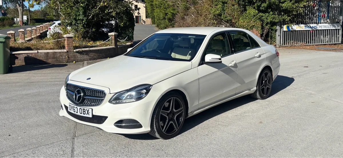 2013 Mercedes E300 hybrid bluetec 7 speed auto - Image 2