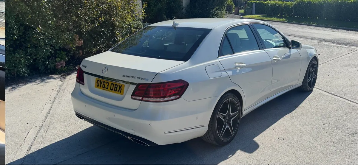 2013 Mercedes E300 hybrid bluetec 7 speed auto - Image 4