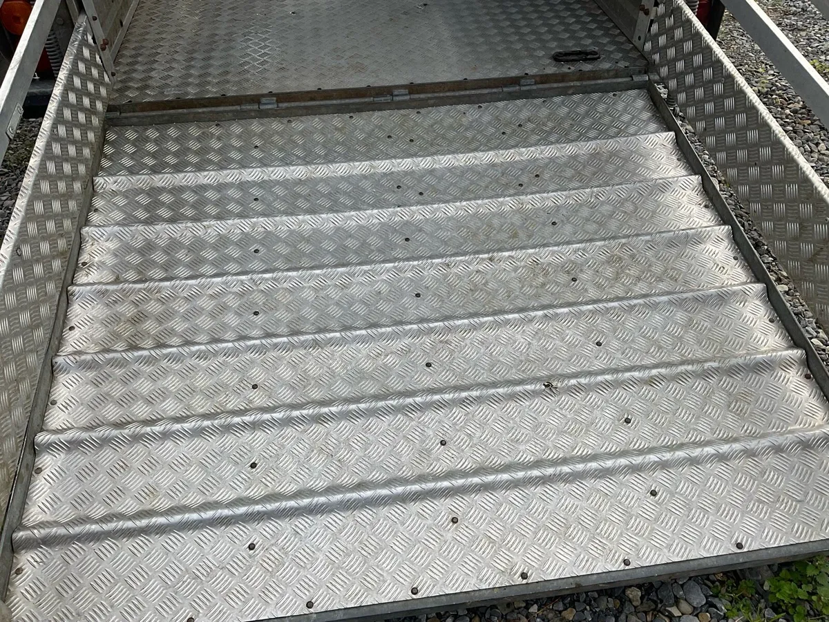 Nugent cattle trailer - Image 2