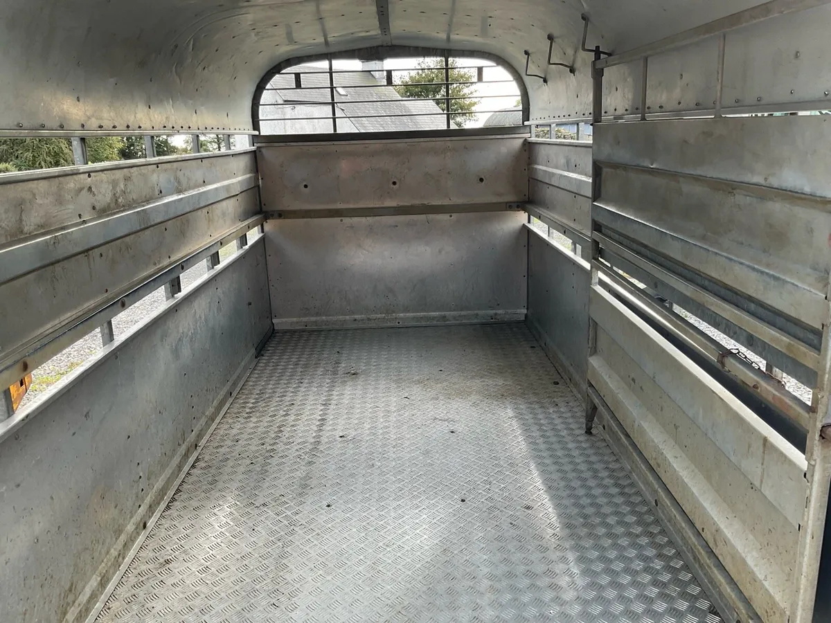 Nugent cattle trailer - Image 3