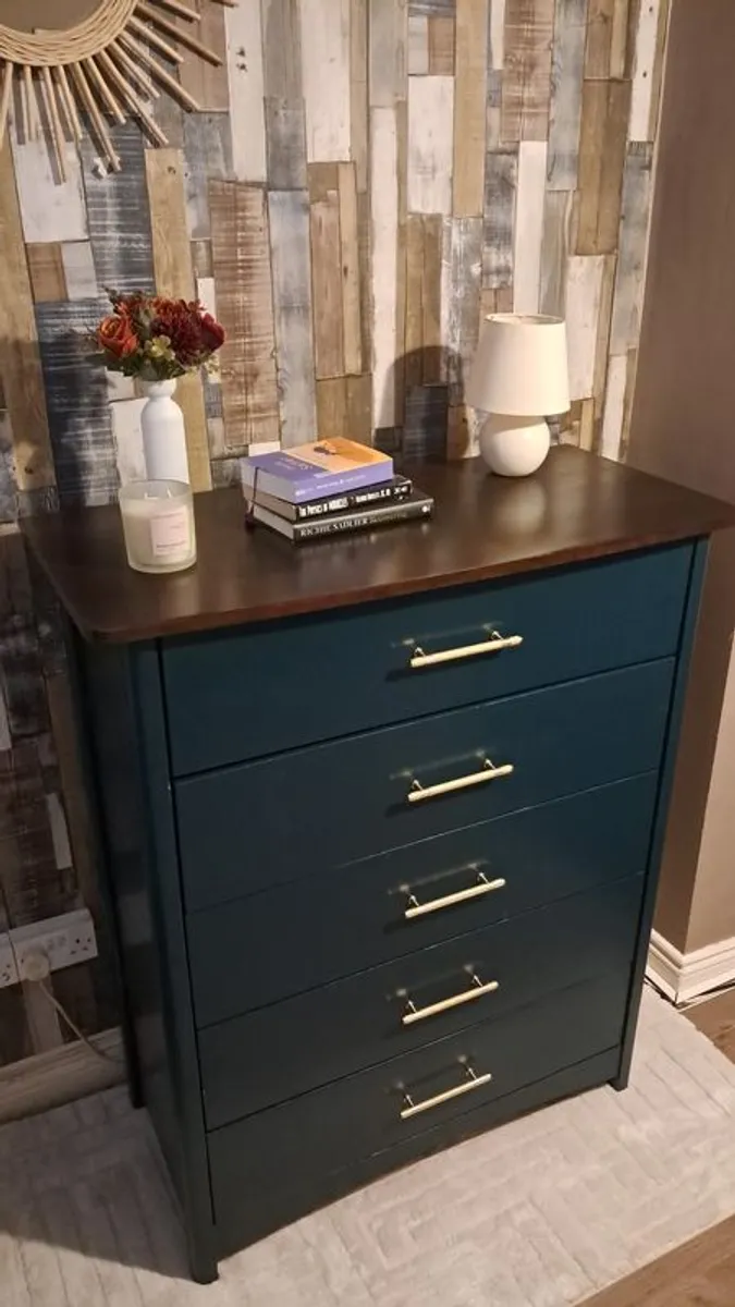 Chest of drawers - Image 1