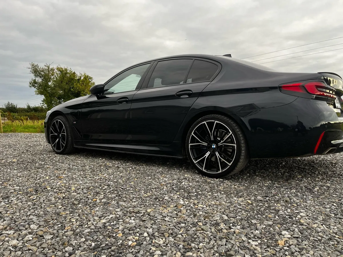 BMW 530E - Image 4