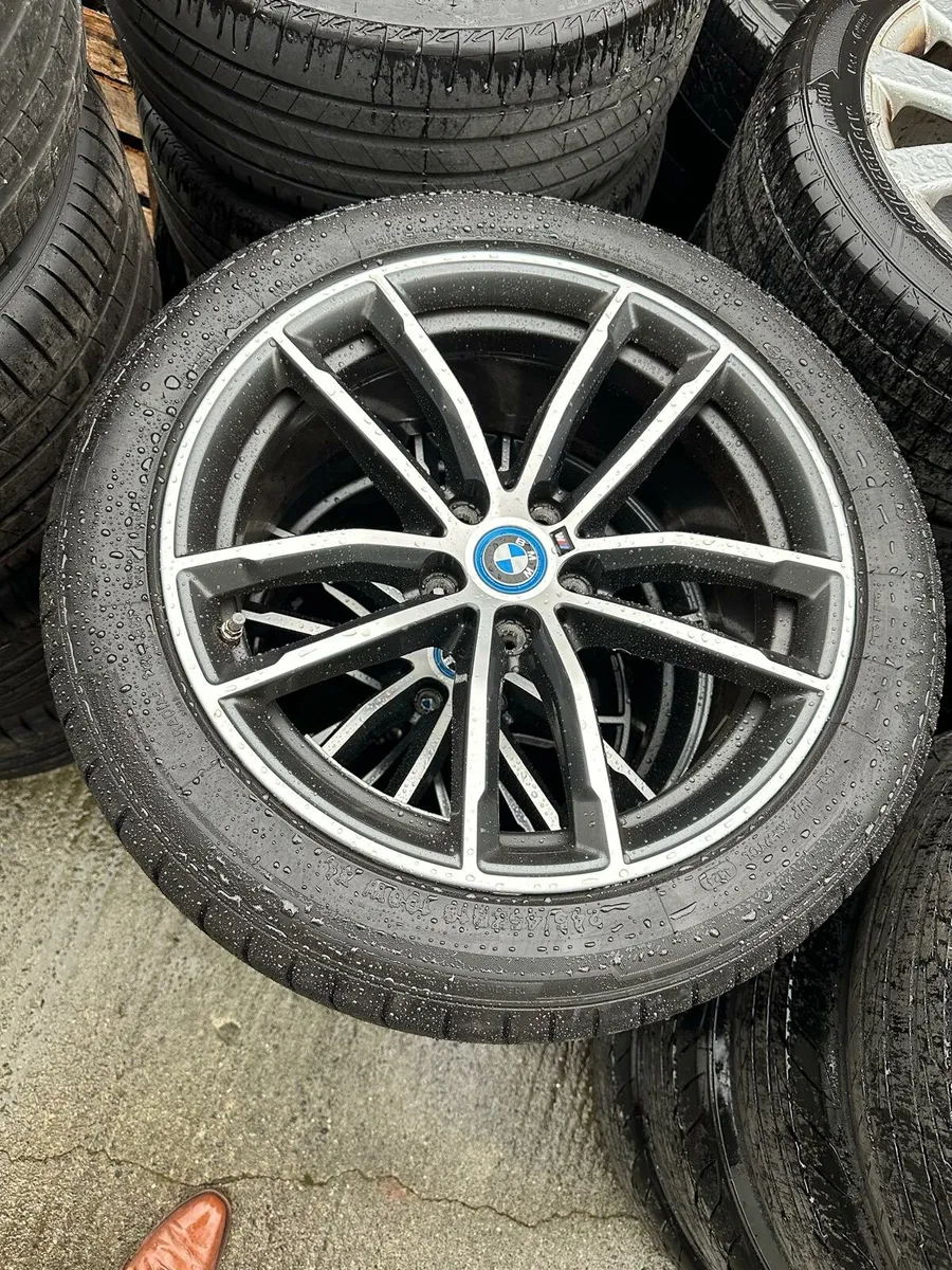 BMW 5-Series M-Sport 18" - Image 1