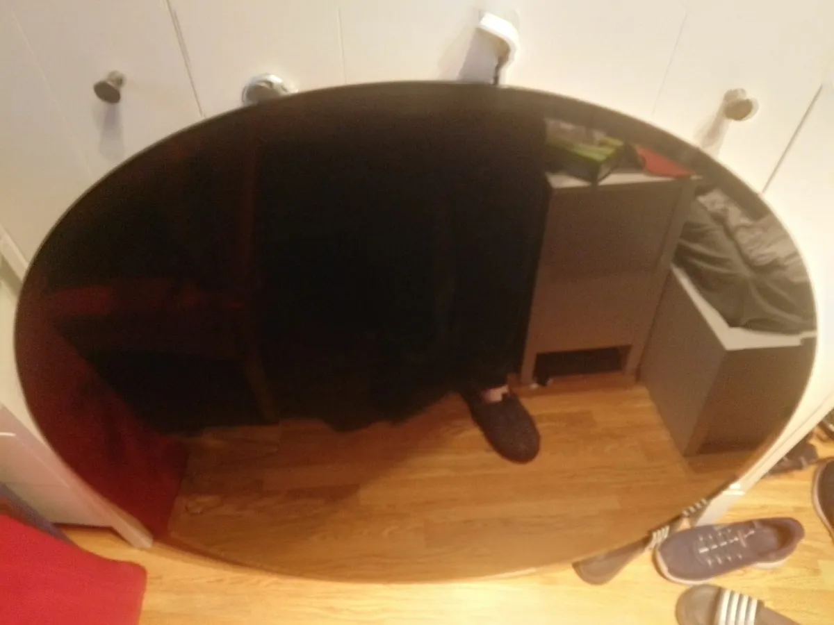 Black glass bevelled table top - Image 3