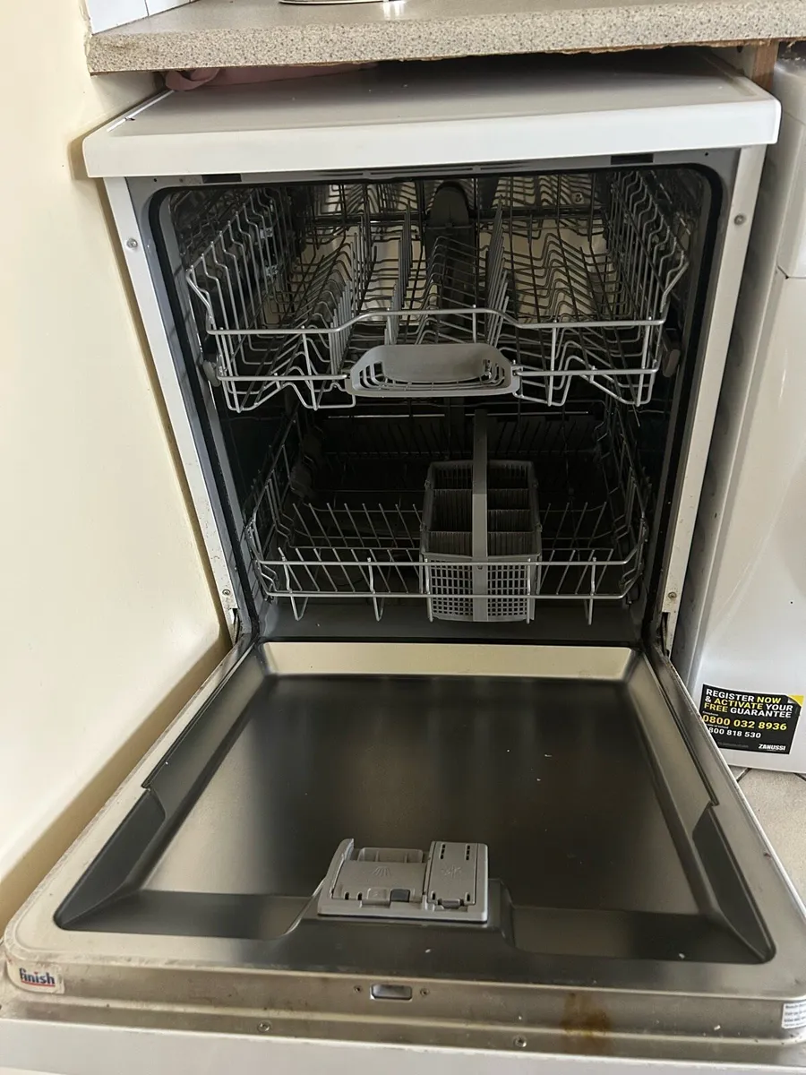 Bosch Free Standing 60cm Dishwasher - Image 2