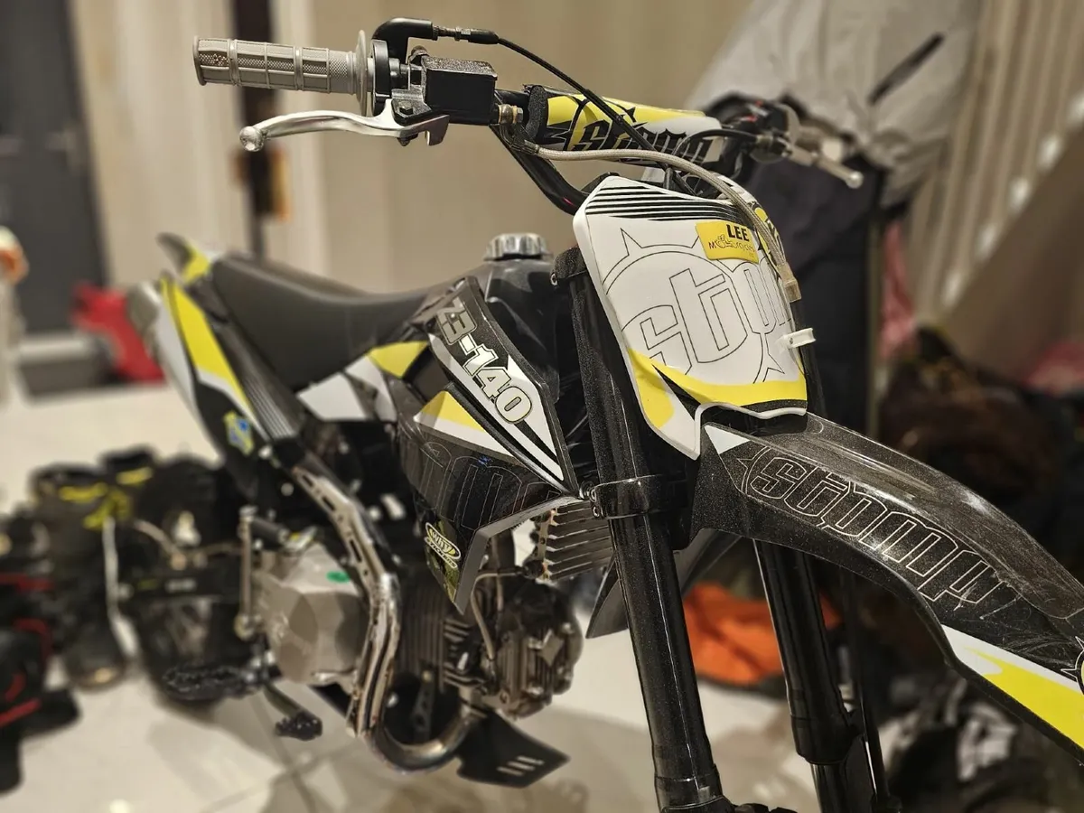 Stomp Z3 140cc + Helmet, Boots & Gear - Image 1