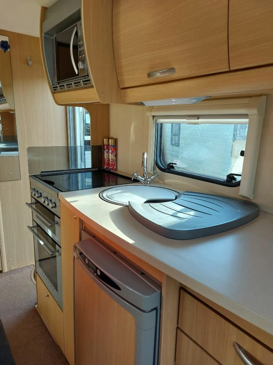 Caravan - Image 4