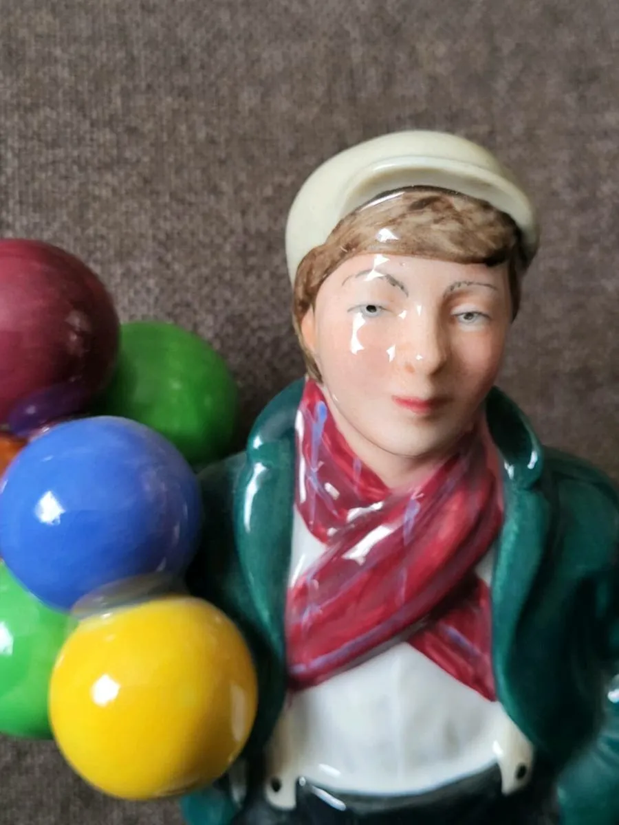 Royal Doulton Balloon Boy HN2934 - Image 2