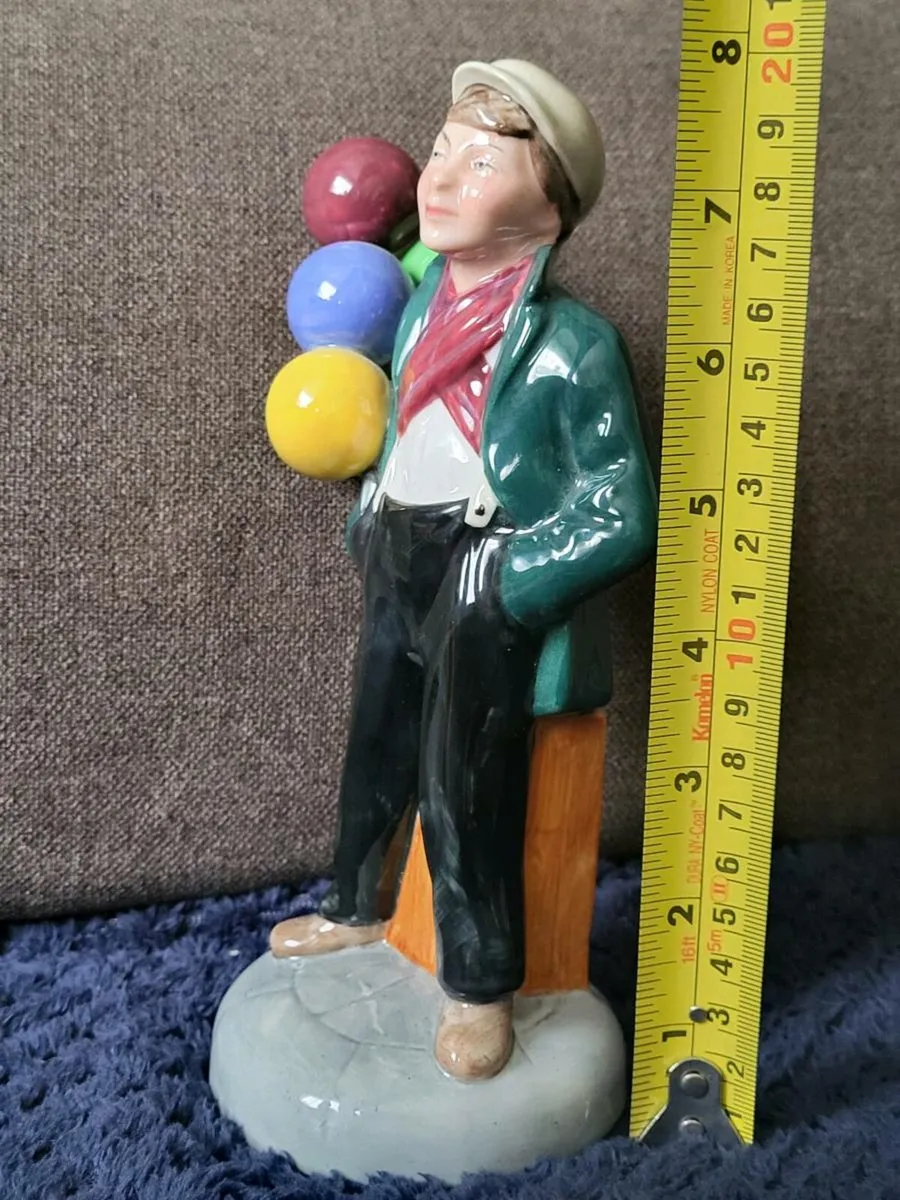 Royal Doulton Balloon Boy HN2934 - Image 3