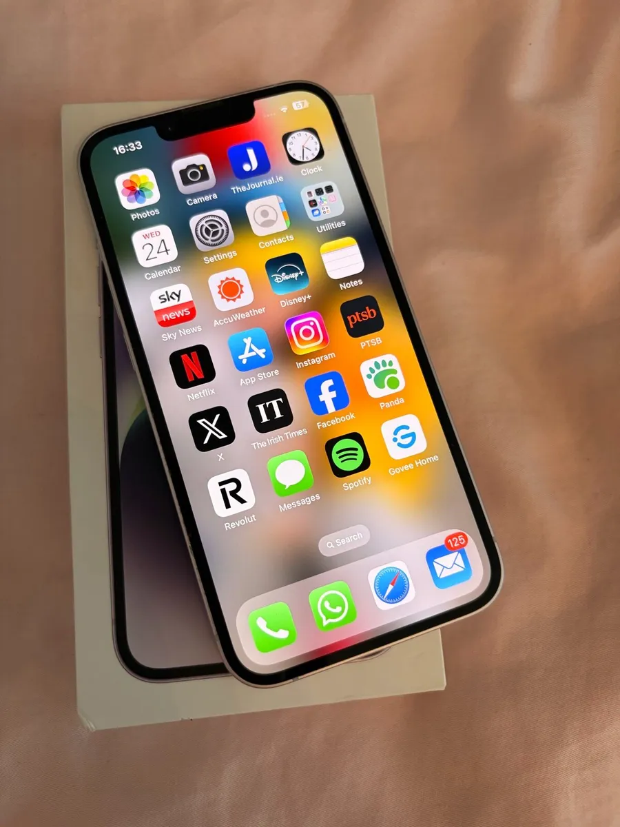 iPhone 14 - Image 3