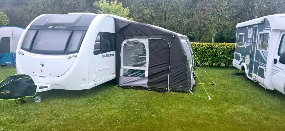 2021 Swift Europa 866 is a 6-berth - Image 2