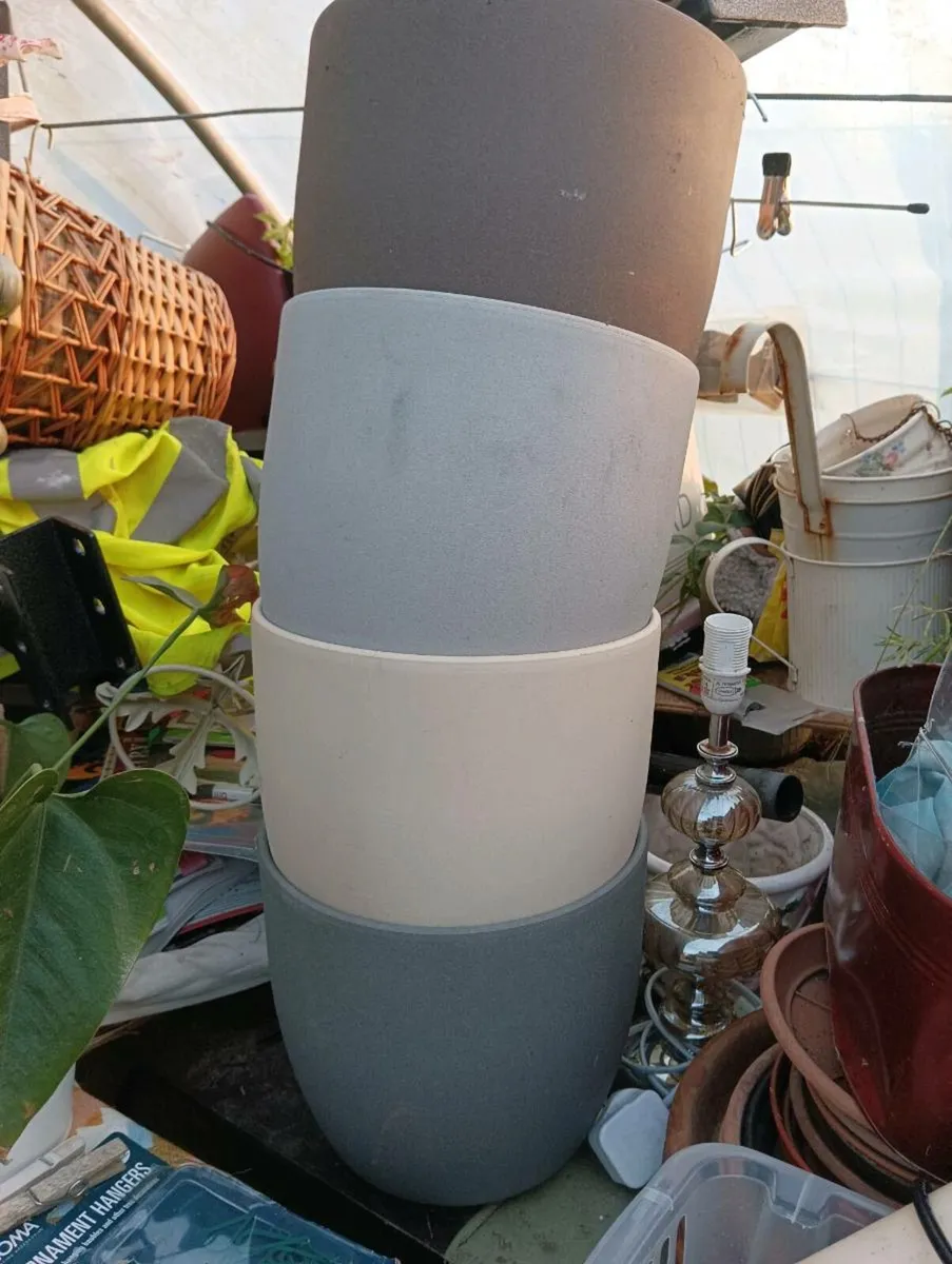 Large ceramic pots perfect condition 35 for 4 - Image 1