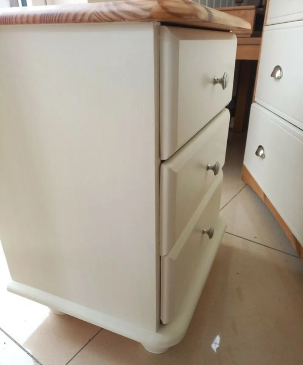 Locker - Image 4