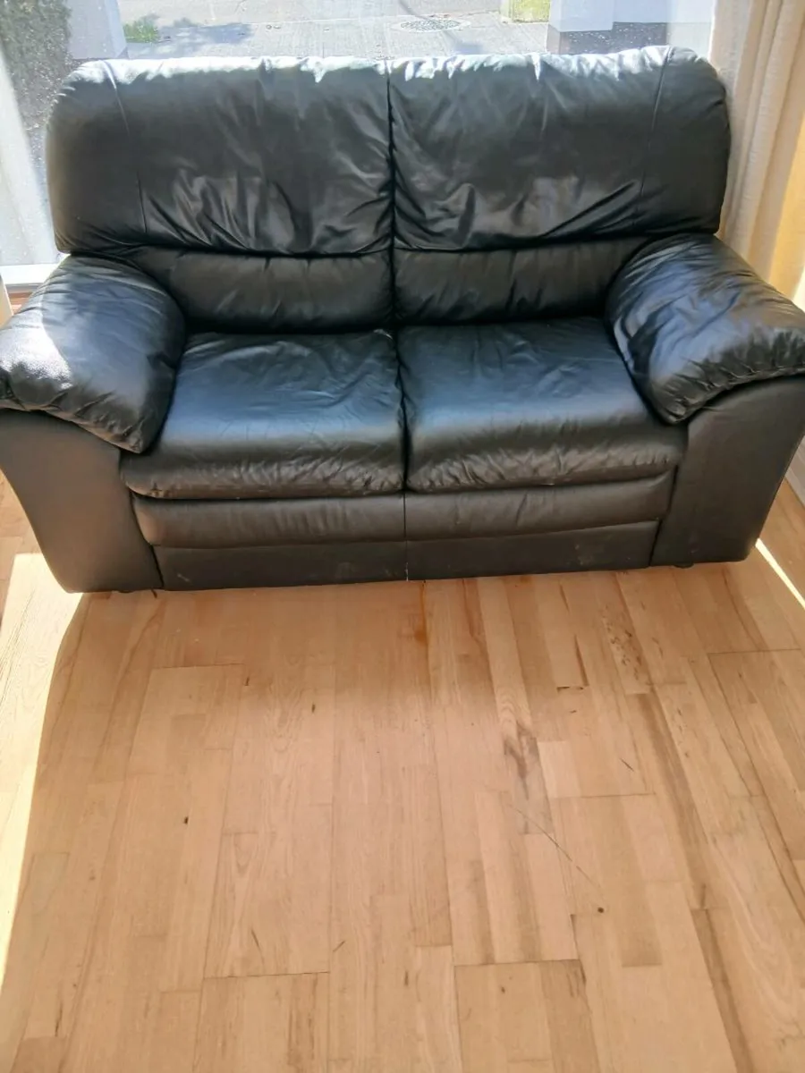2 seater leather sofa - Image 1
