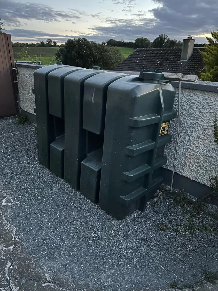 Oil tank