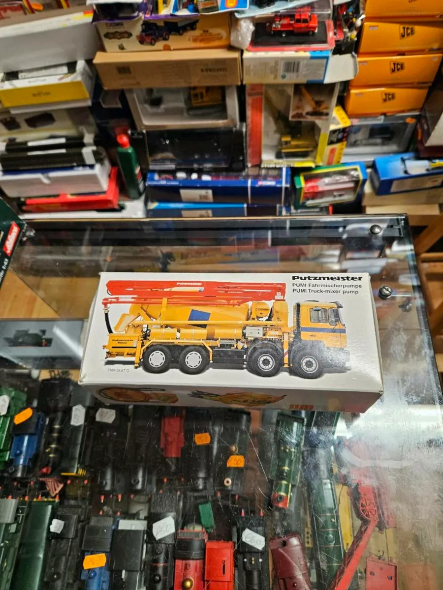 Corgi Conrad Mercedes Pump Truck 1.50 - Image 1