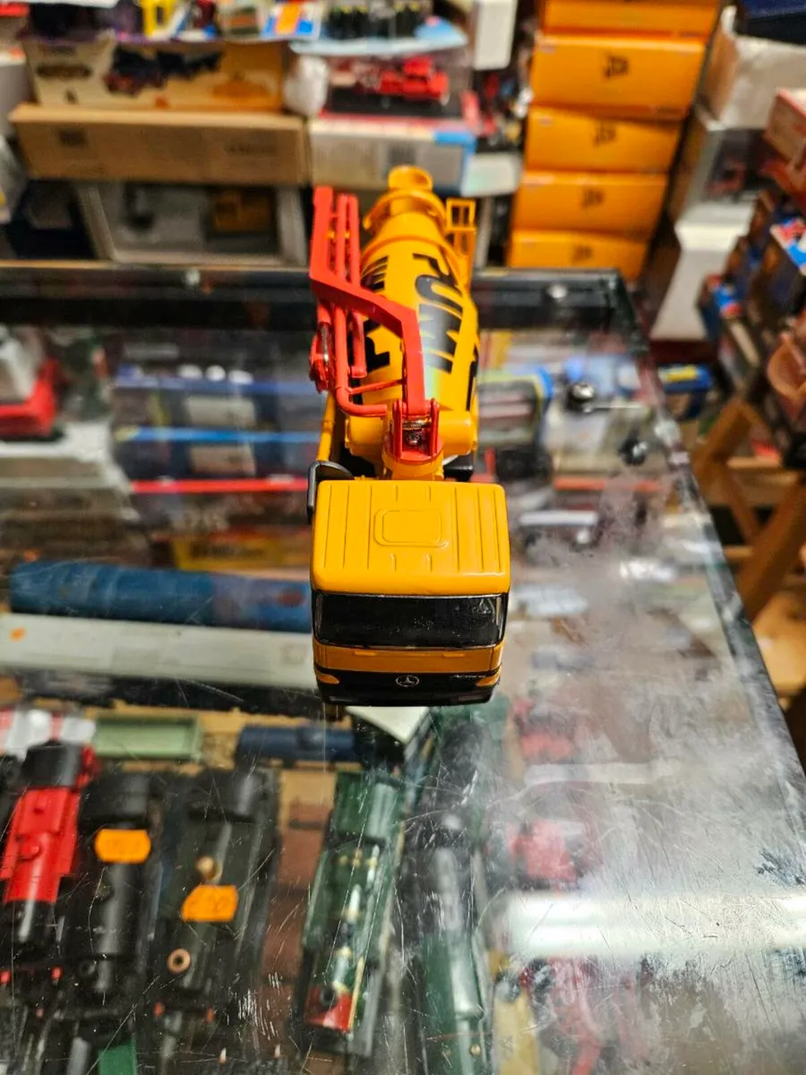 Corgi Conrad Mercedes Pump Truck 1.50 - Image 2