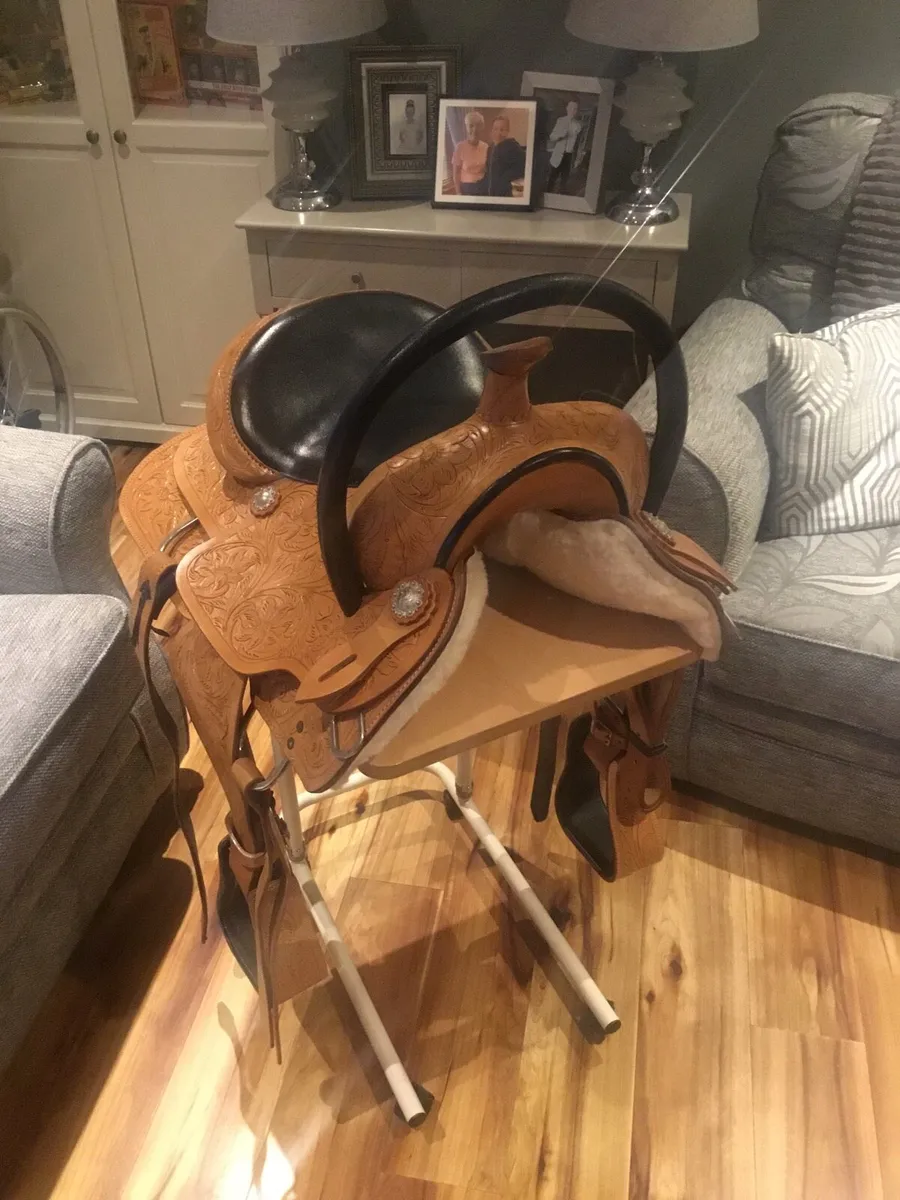 Western cowboy saddle - Image 1