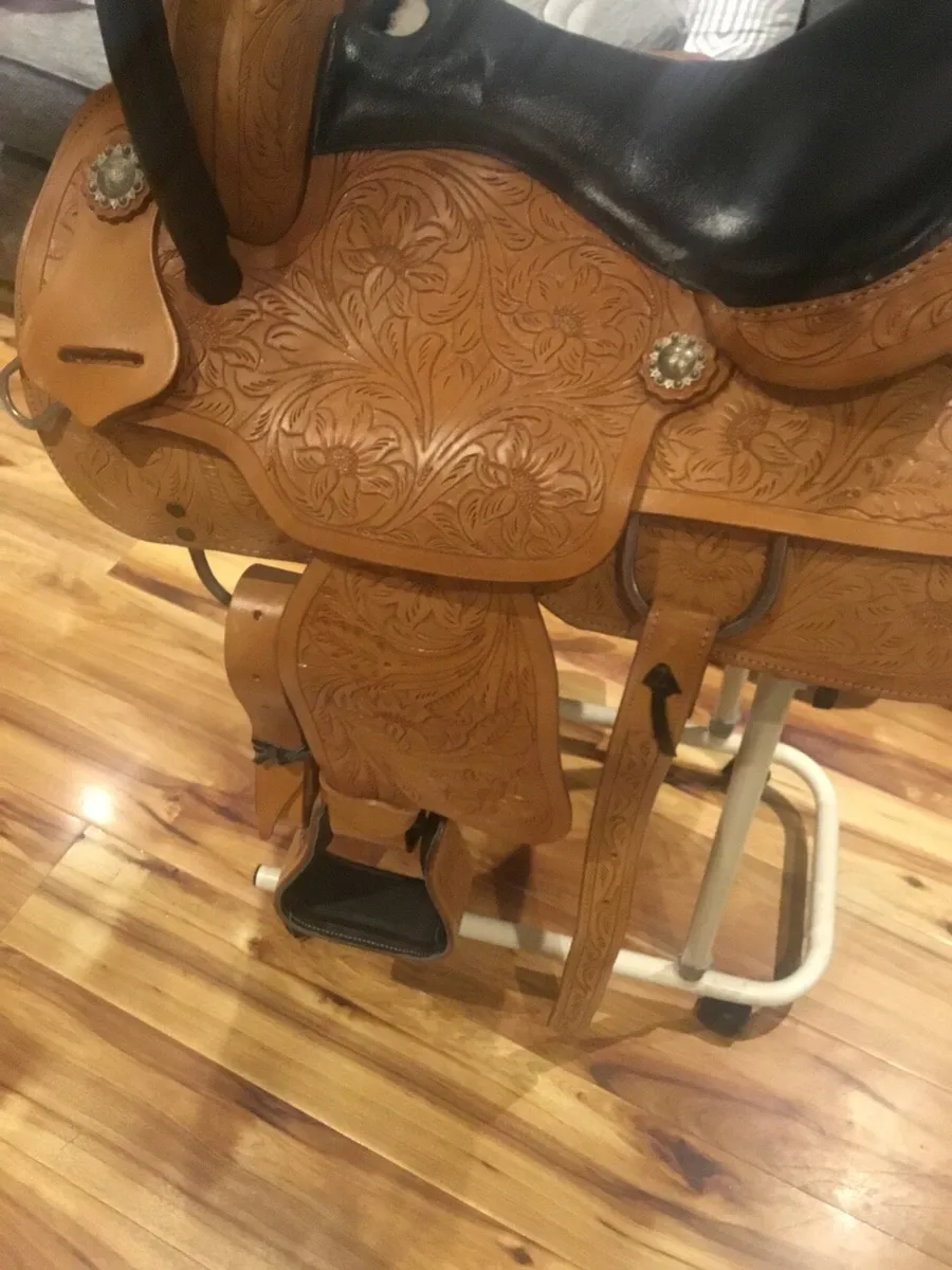 Western cowboy saddle - Image 4