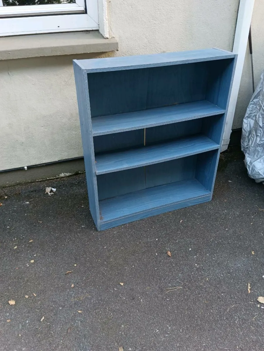 Lovely blue book case , good condition 25 Euro - Image 1