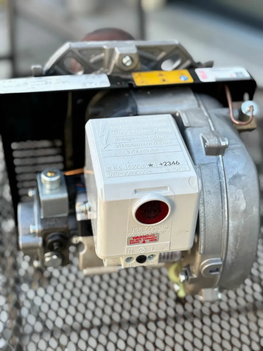 Riello 40 G3B Oil Burner – Excellent Condition - Image 3