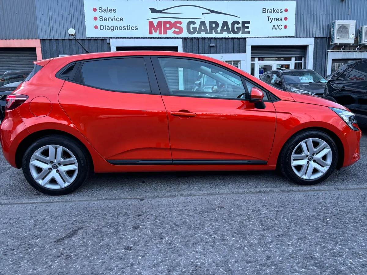 2022 Renault Clio Dinamique SCe65 - Image 1