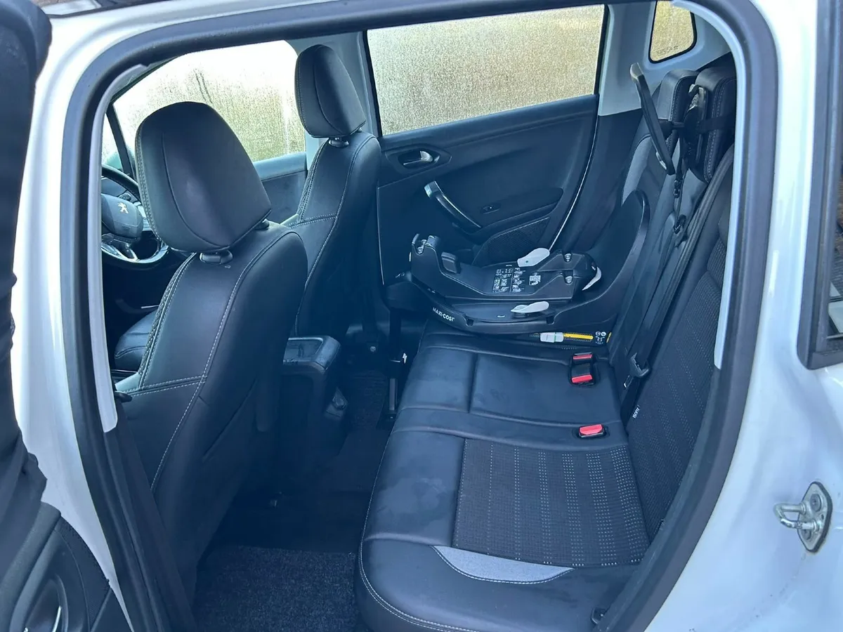 Peugeot 2008 - Image 2