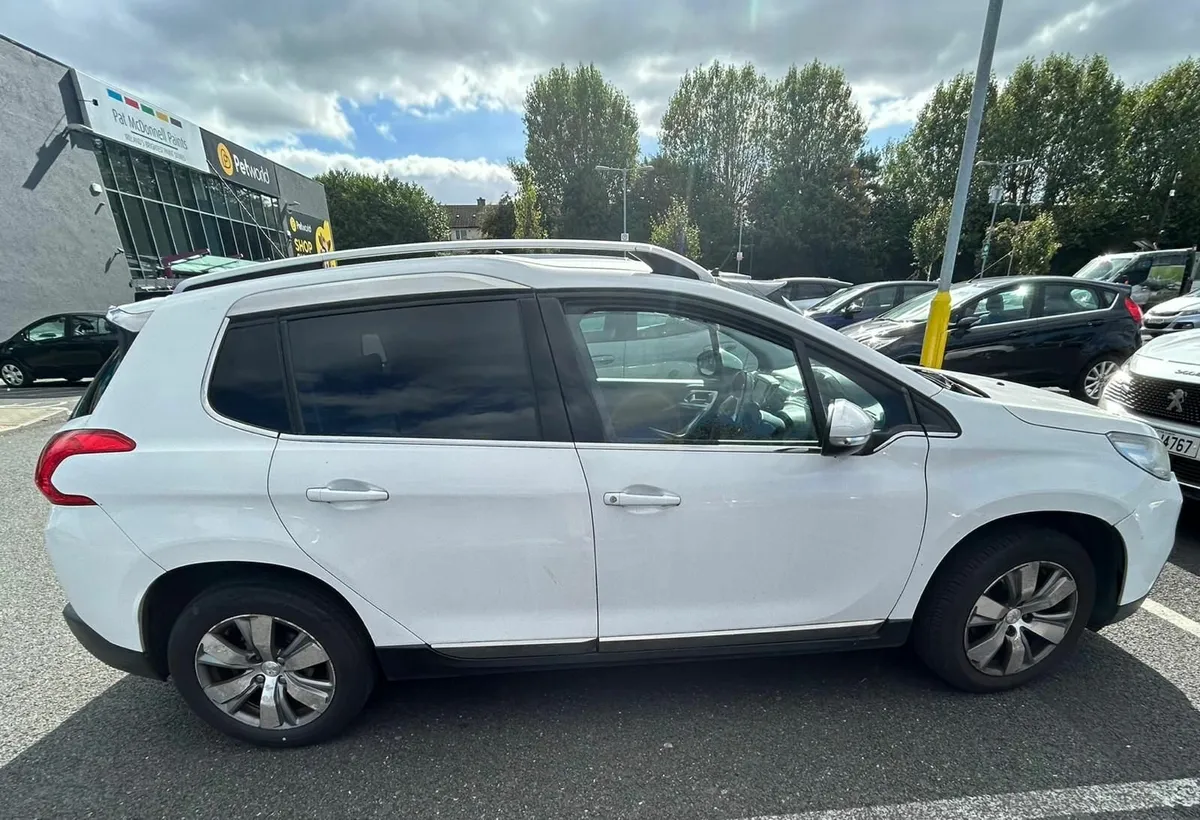 Peugeot 2008 - Image 4