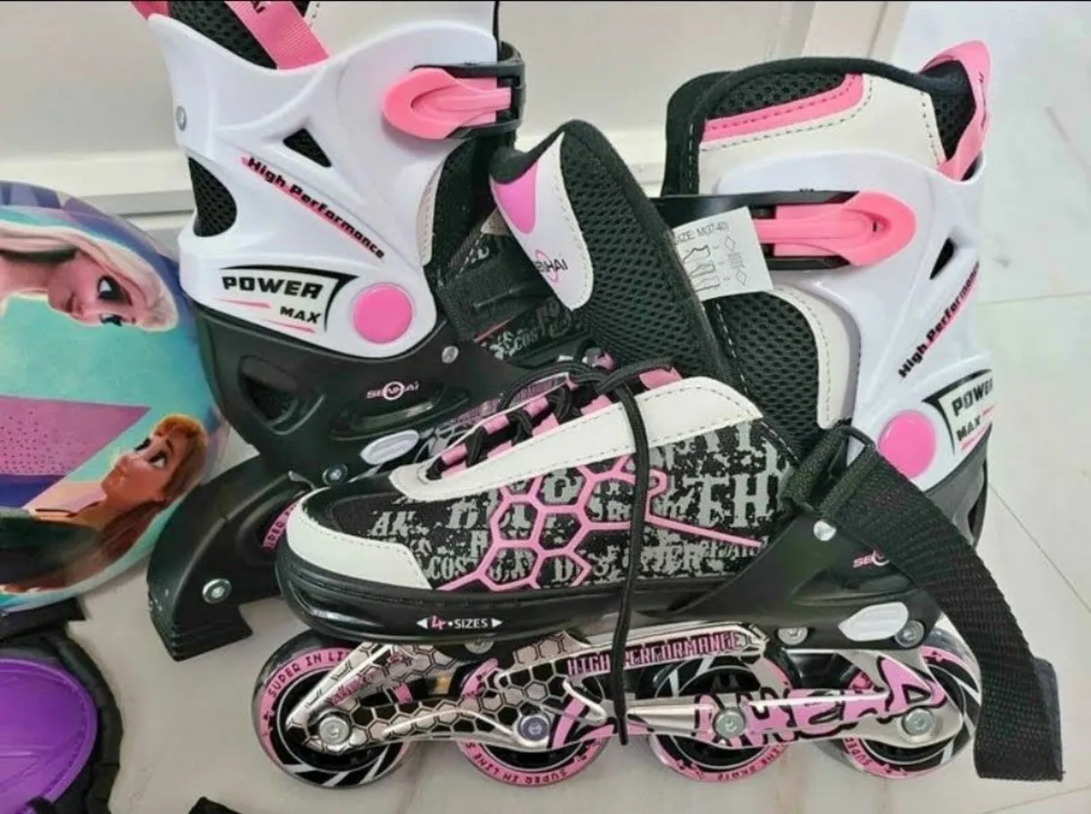 Girl Roller blade Adjustable 4 to 7 UK - Image 1