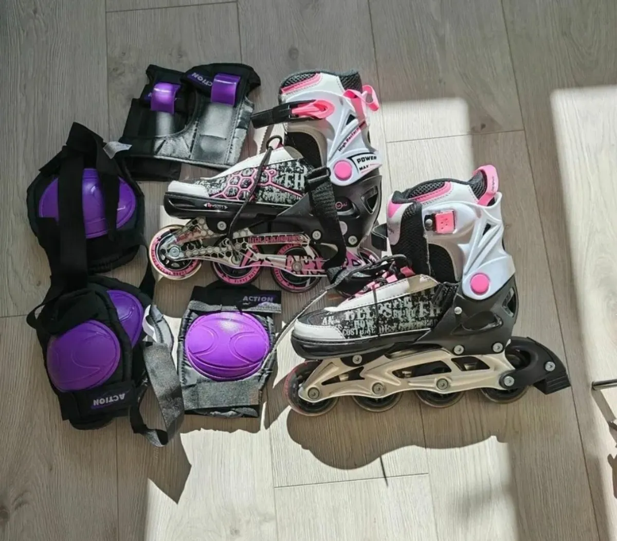 Girl Roller blade Adjustable 4 to 7 UK - Image 2