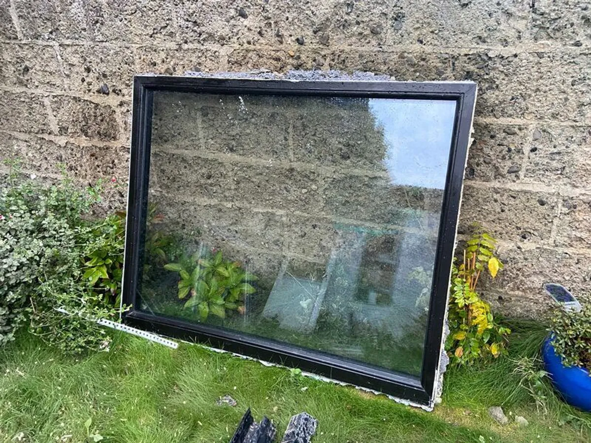 2 triple glazed uPVC windows - Image 1