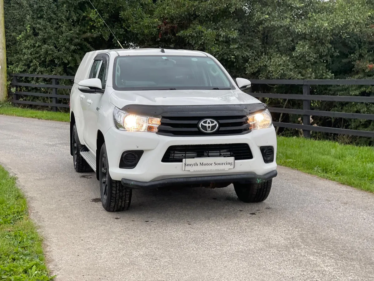 181 Toyota Hilux 2.4 D4D No Vat***** - Image 3