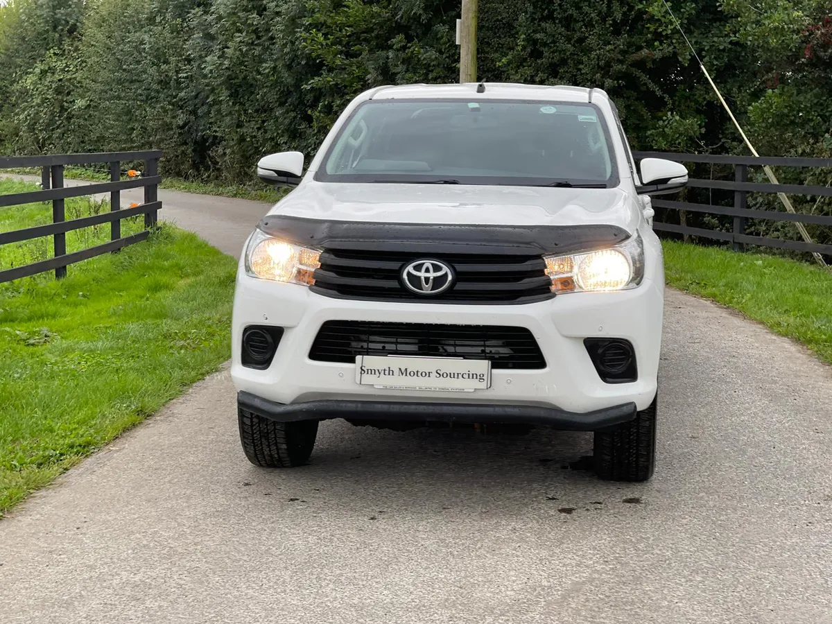 181 Toyota Hilux 2.4 D4D No Vat***** - Image 4