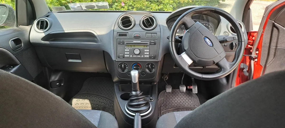 Ford Fiesta 2007.....LOW MILEAGE!! - Image 4
