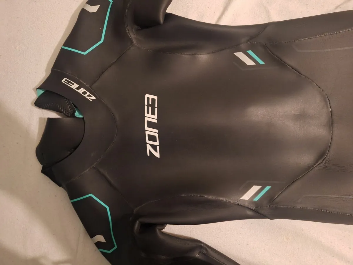 Practically new Ladies triatholon wetsuit - Image 4