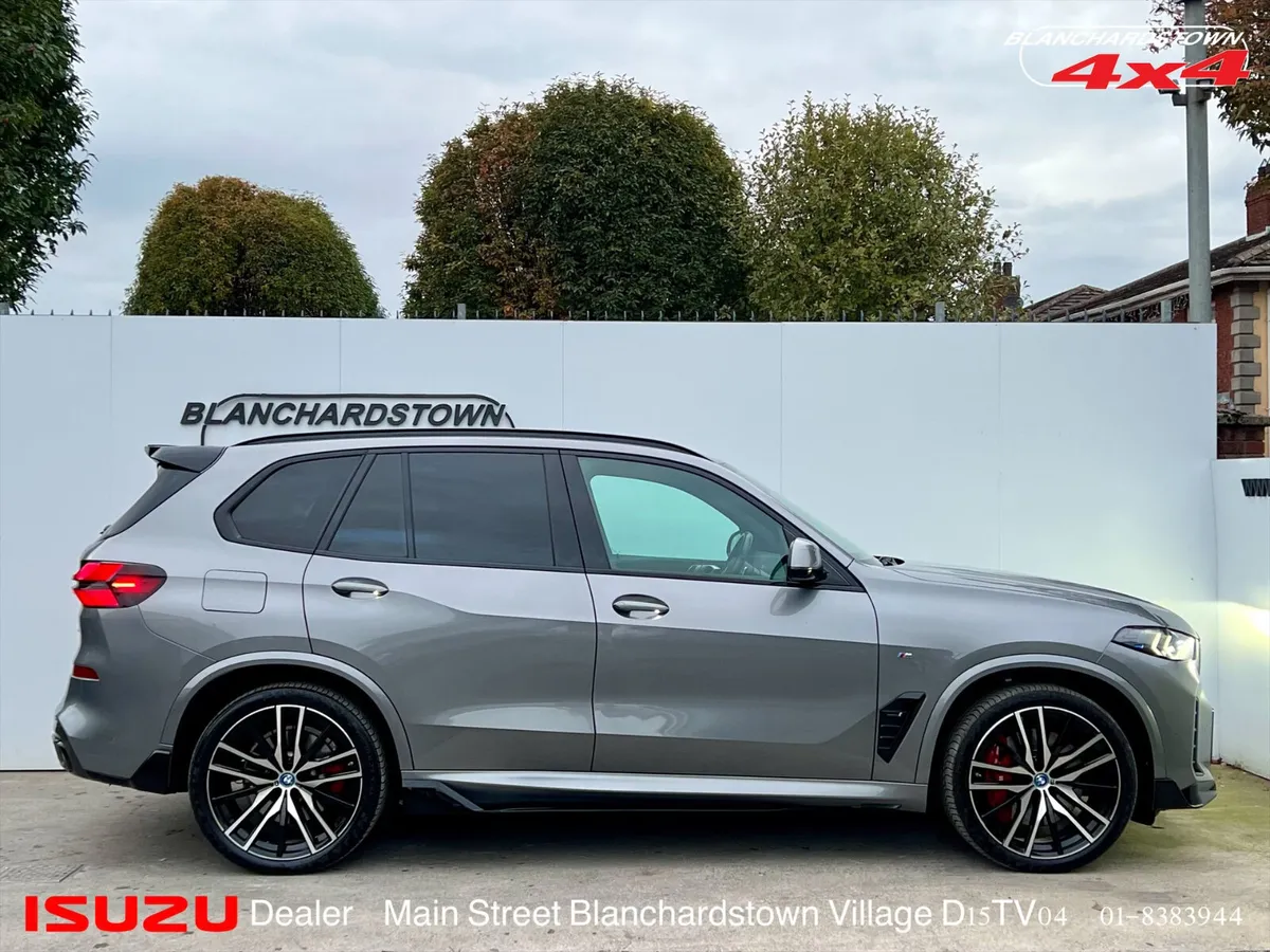 BMW X5 MSPORT 50e BENCHMARK OF LUXURY PERFORMANCE - Image 4