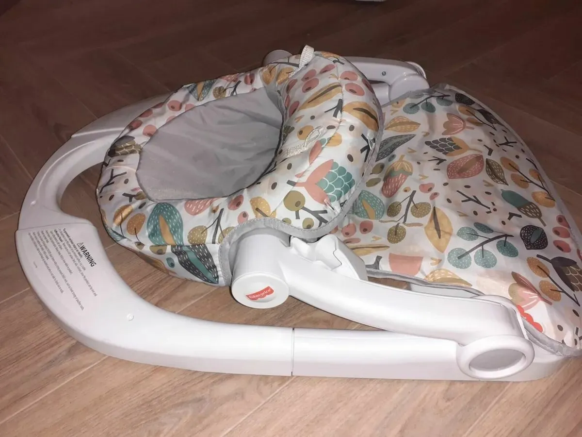 1/2 Price Fisher Price sit me up baby seat - Image 2