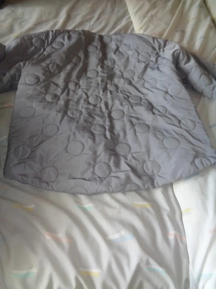 Carolyn Donnelly Padded Jacket for Sale - Image 2