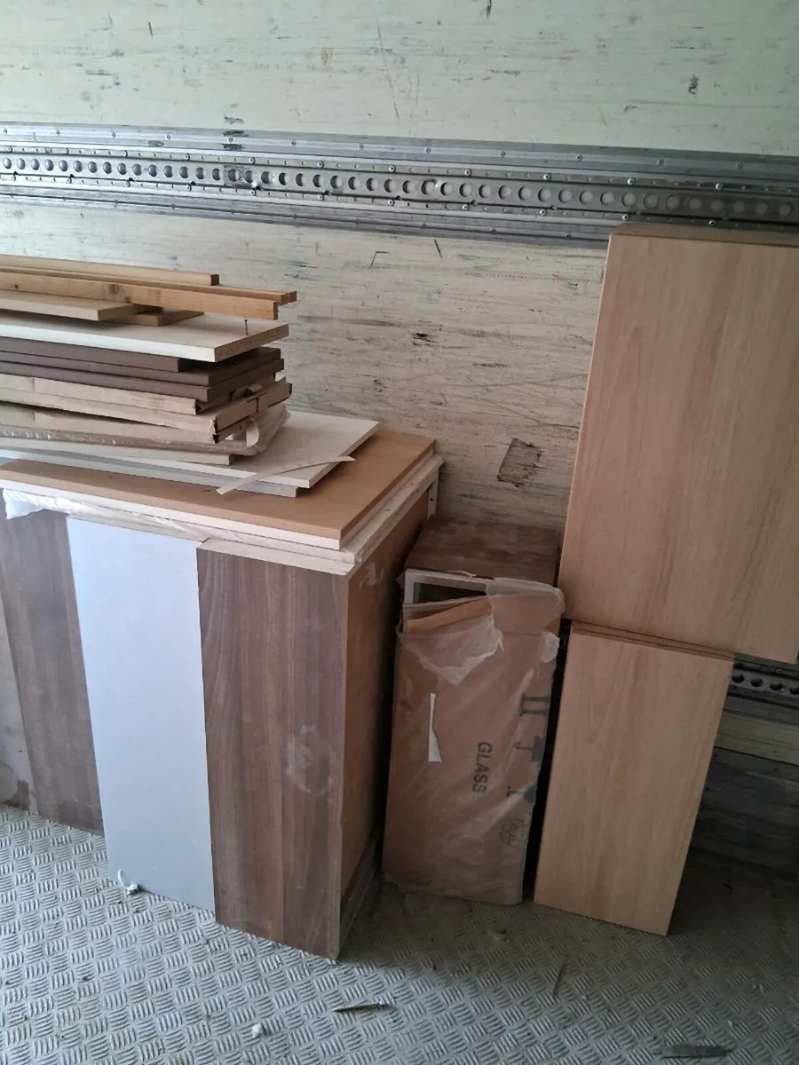 Kitchen units worktops and accessories - Image 2
