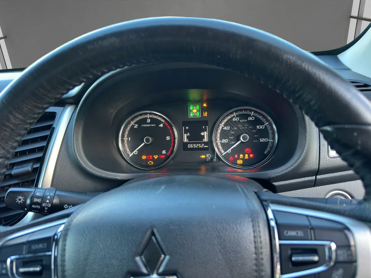 2019 Mitsubishi L200 Warrior - Image 4