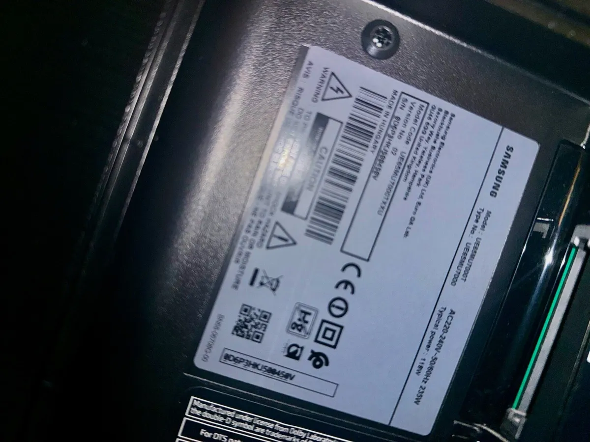 65” Samsung Smart Tv - Image 4