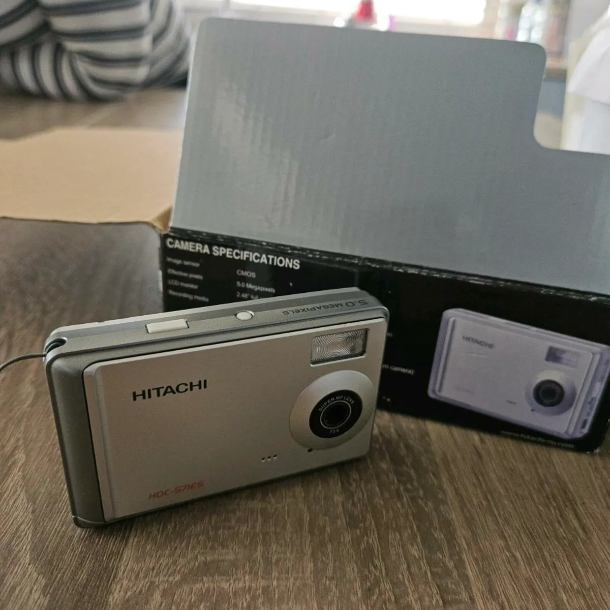 Hitachi digital camera - Image 2