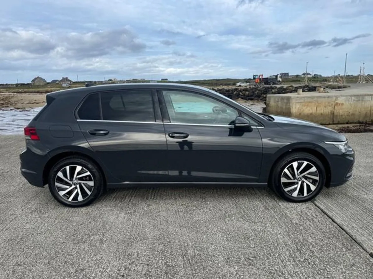 Volkswagen Golf Style TSI DSG - Image 2