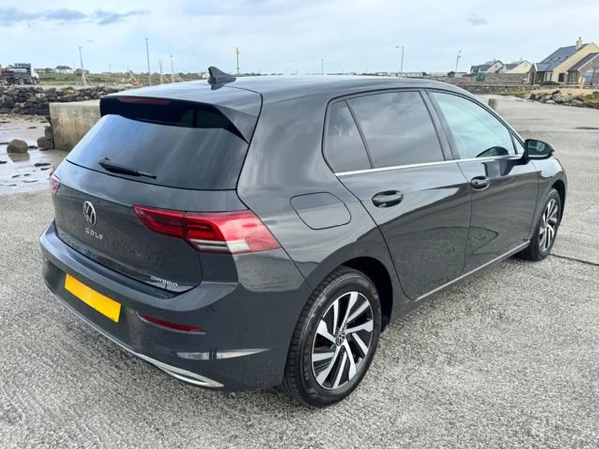 Volkswagen Golf Style TSI DSG - Image 3