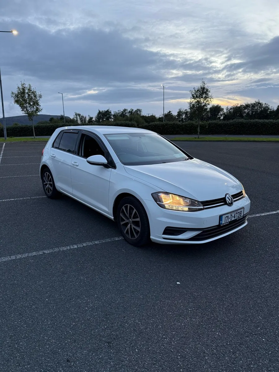2017 Volkswagen Golf 1.6L TDI 5DR - Image 1