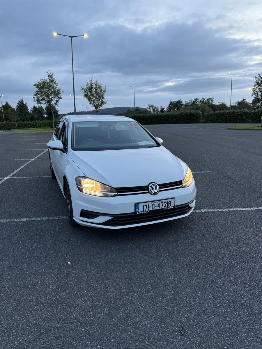 2017 Volkswagen Golf 1.6L TDI 5DR - Image 2