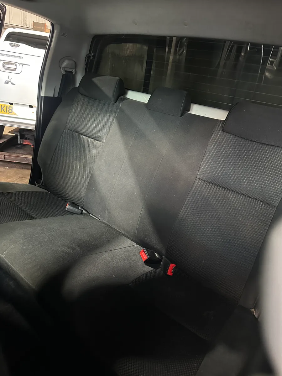2014 Toyota Hilux Invincible - Image 4