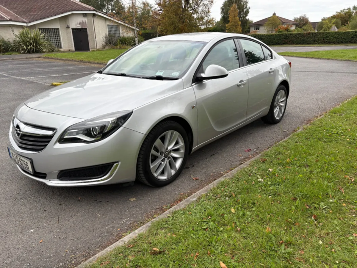 Opel Insignia SC 1.4T 4DR - Image 2
