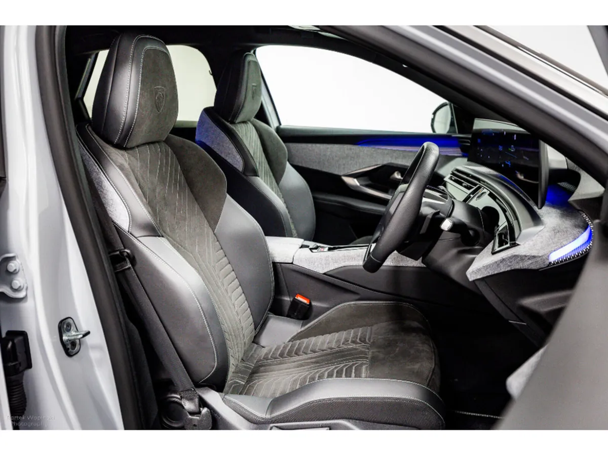 Peugeot 3008 E-GT 73kWh ~525km range - 210HP - Image 3