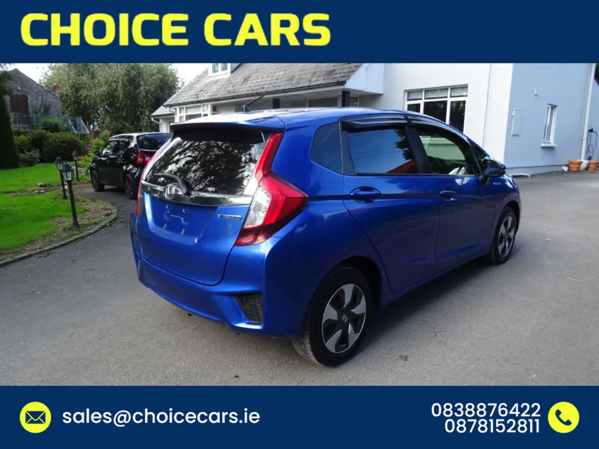 Honda Fit 1.5 AUTO HYBRID ANDROID AUTO - Image 4